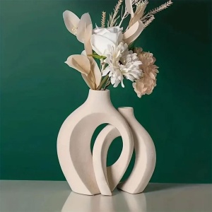 Vaza din ceramica Sarah, 16.2 cm x 21.5 cm x 3.3 cm / 13.8 cm x 17.6 cm x 2.4 cm, Homedit