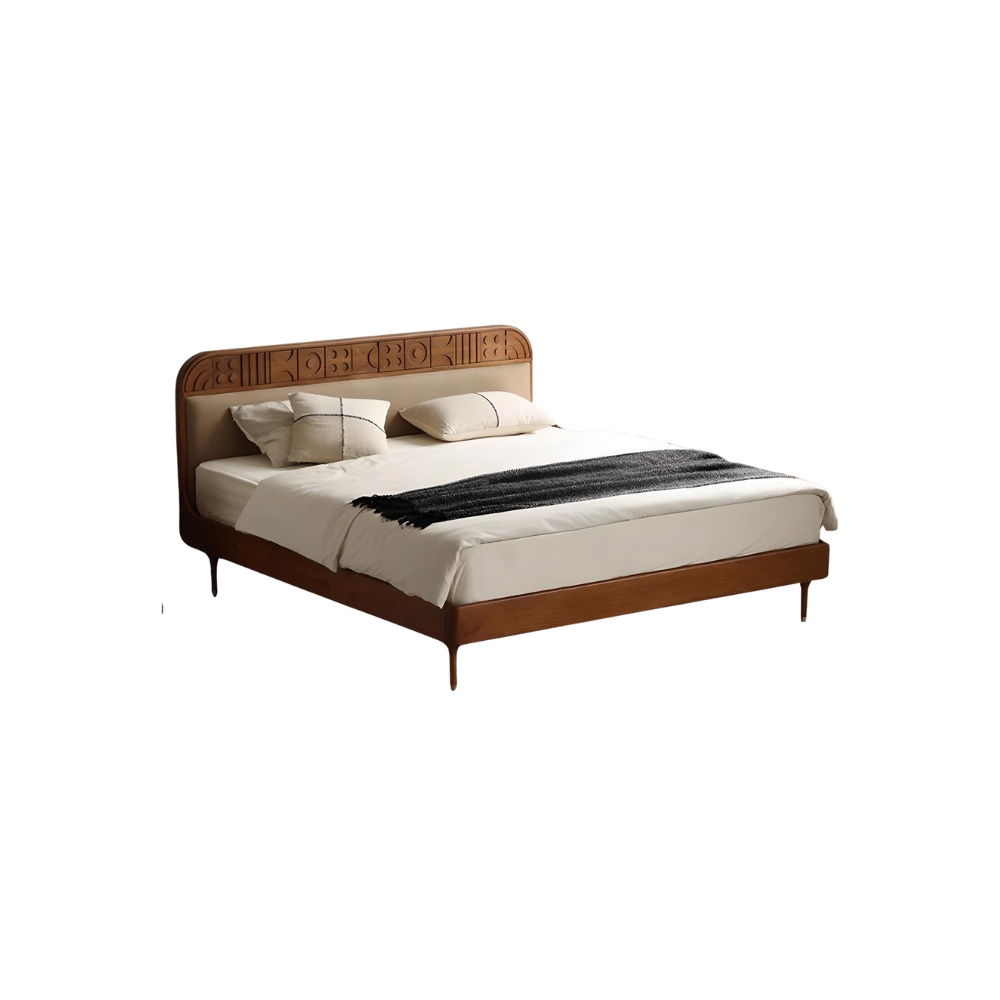 Pat din lemn masiv Geobed – design geometric sculptat, stil atemporal | Homedit