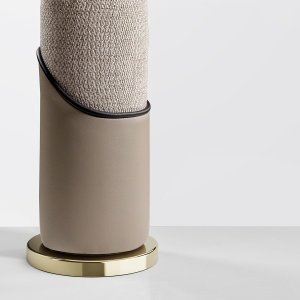 Lampă de masă Colunex din piele și material textil – design elegant și modern