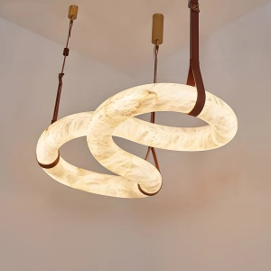 Candelabru Comet din piatră și piele – design spectaculos și elegant