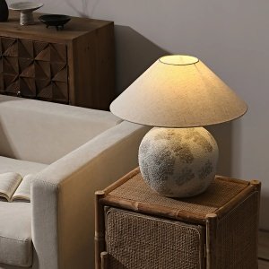 Lampă ceramică Mark cu abajur textil – iluminat decorativ| HOMEDIT