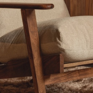 Fotoliu Lorn din lemn masiv și bouclé deschis – design nordic elegant | Homedit