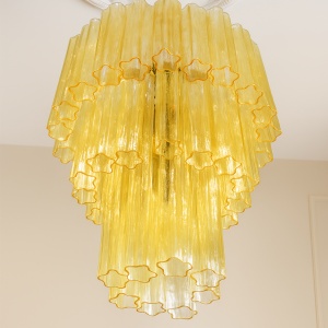 Candelabru Texer iluminat statement din sticlă aurie | Homedit